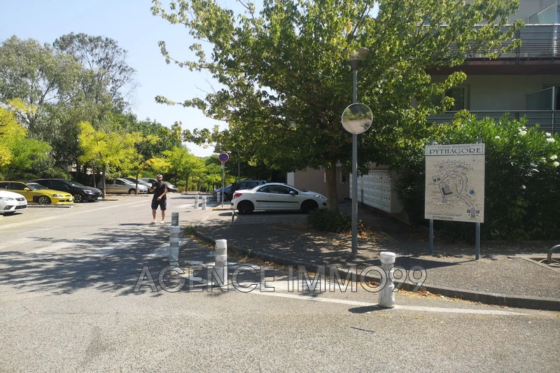 Vente garage Valbonne  