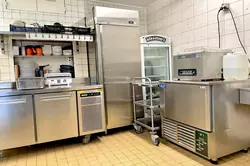 Professionnel  Saint-Léonard-des-Bois  