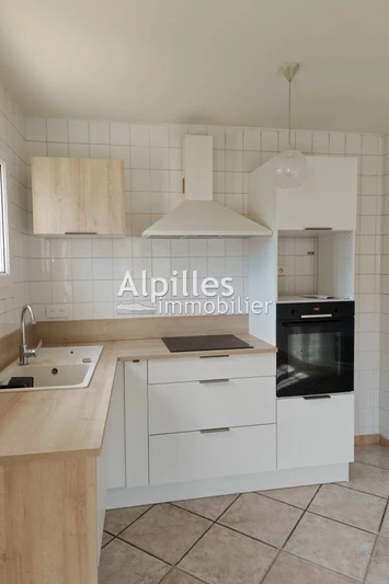 Location appartement Aureille  