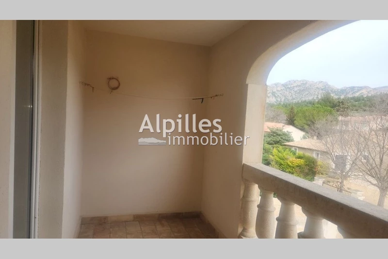 Location appartement Aureille  