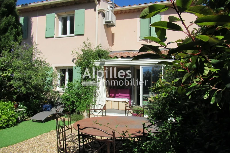 Villa Mouriès   achat villa  3 chambres   85&nbsp;m&sup2;