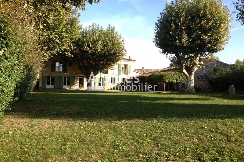 Bastide Mouriès   achat bastide  3 chambres   200&nbsp;m&sup2;