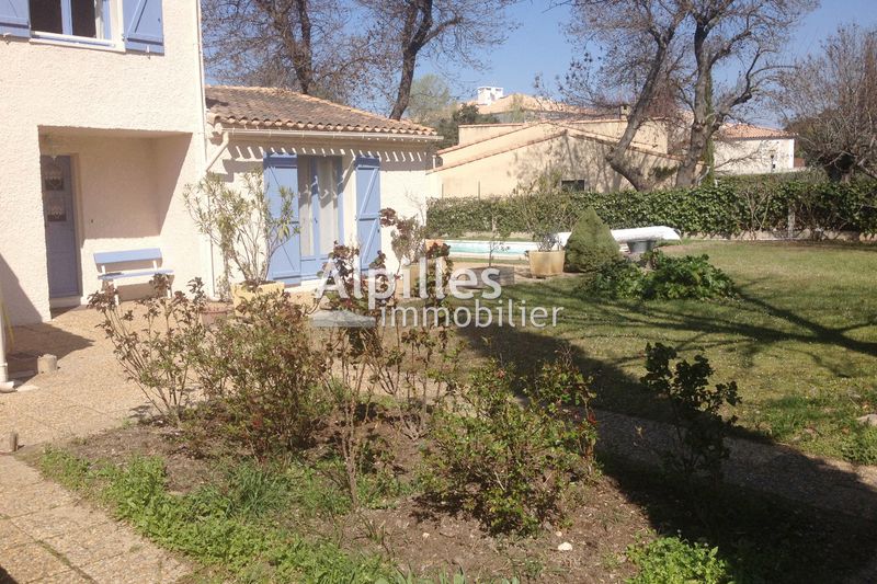 Photo Villa Saint-Martin-de-Crau to buy villa 4 bedroom 150 m²