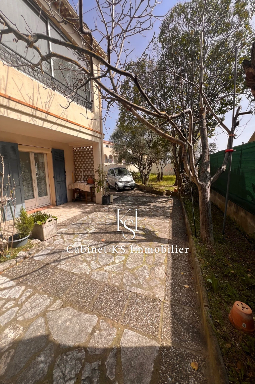Maison 7 pièces 892 m² · à Saint Maximin la Sainte Baume · 892 m² · 565 000 €