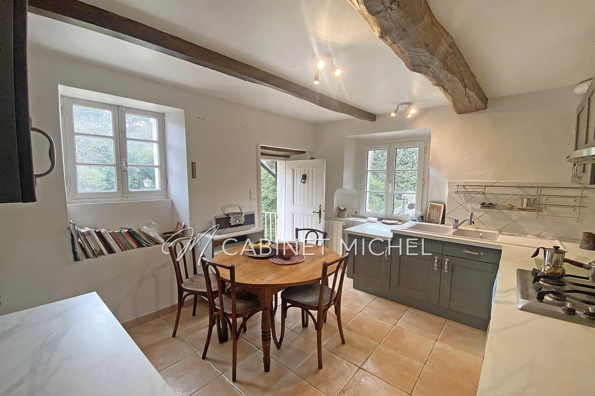 Appartement 3 pièces 76 m² · à Roquefort les Pins · 75,7 m² · 420 000 €