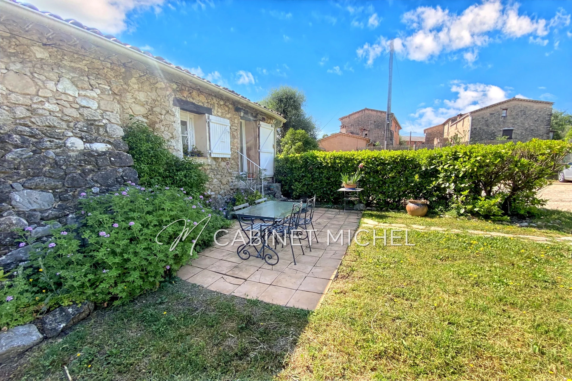 Appartement 3 pièces 64 m² · à Roquefort les Pins · 64 m² · 385 000 €