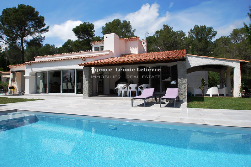 Photo Villa Roquebrune-sur-Argens achat villa 4 chambres 197 m²