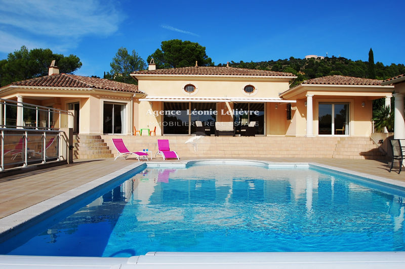 Photo Villa Roquebrune-sur-Argens achat villa 5 chambres 305 m²