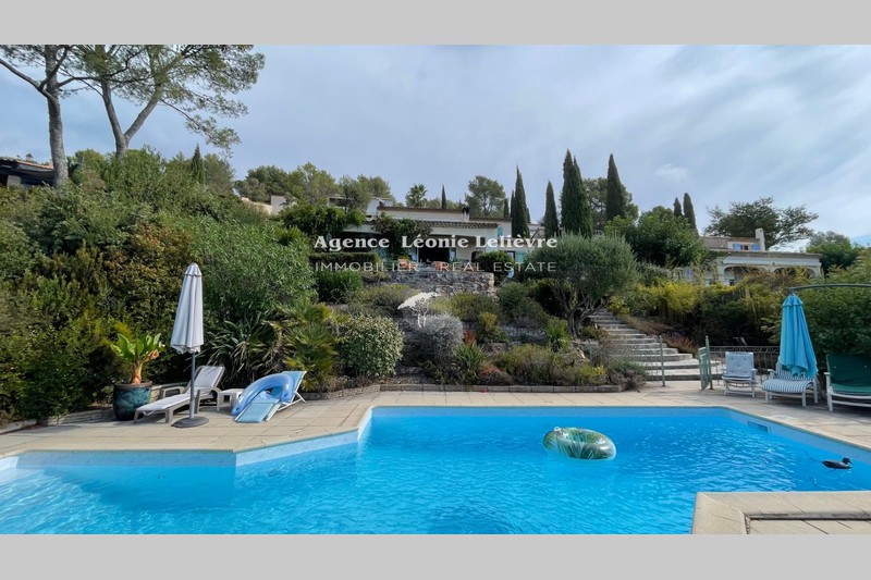 Photo Villa Roquebrune-sur-Argens   to buy villa  5 bedrooms   174&nbsp;m&sup2;