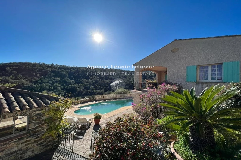 Vente villa Les Issambres  Villa Les Issambres   achat villa  7 chambres   340&nbsp;m&sup2;