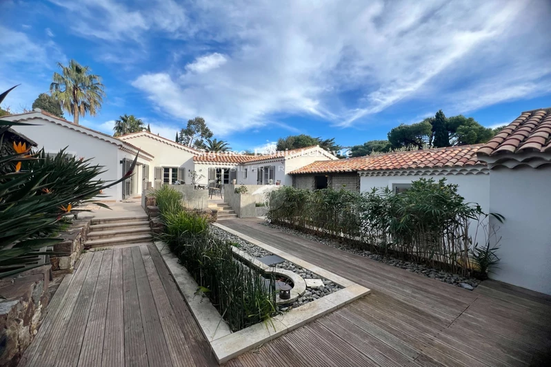 Vente maison Sainte-Maxime  Maison Sainte-Maxime   achat maison  8 chambres   272&nbsp;m&sup2;