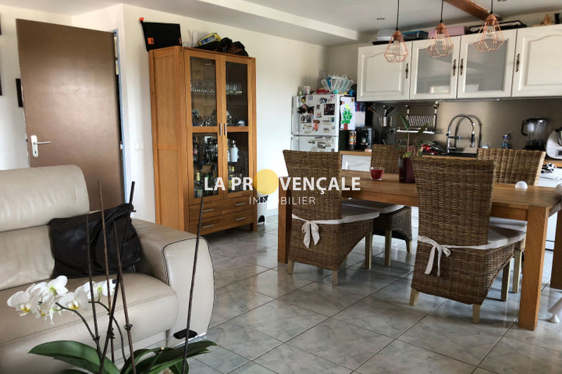 Photo Appartement Saint-Savournin achat appartement 3 pièces 63 m²