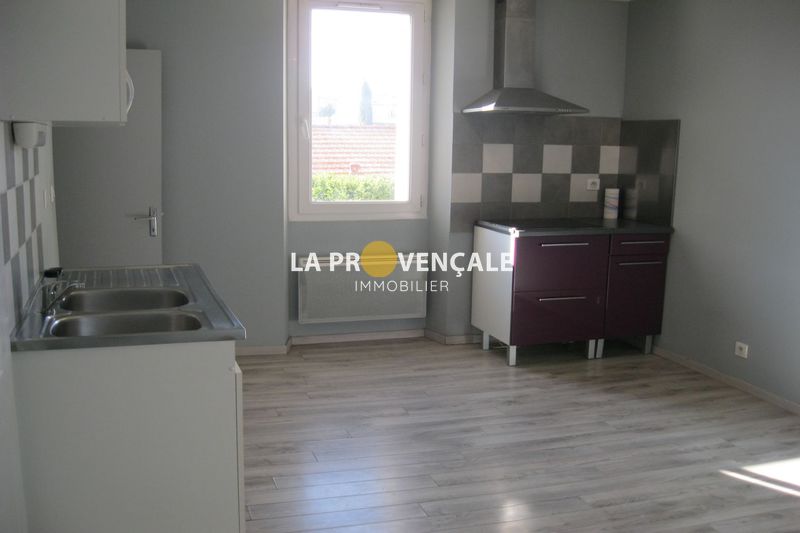 Photo Appartement Gréasque Location appartement 2 pièces 32 m²