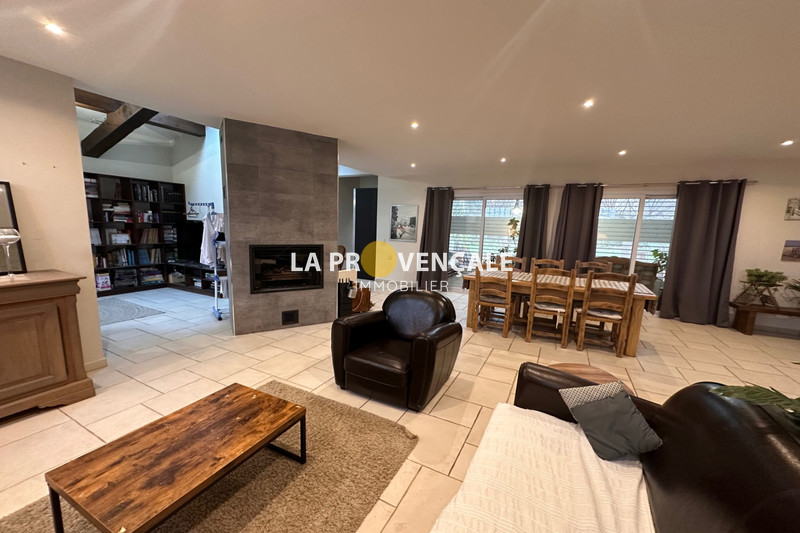 Vente villa contemporaine La Destrousse  