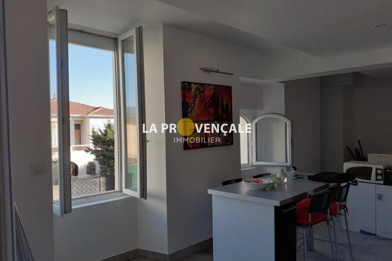 appartement  4 pièces  Marseille   69 m² -   