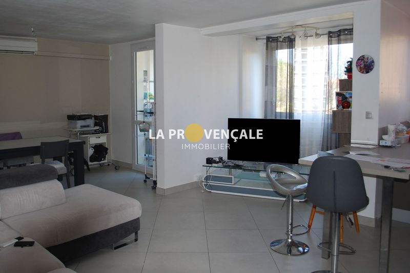Photo Apartment Septèmes-les-Vallons to buy apartment 4 room 82 m²