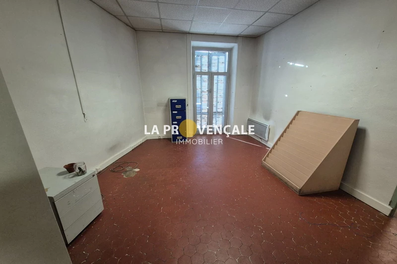 Professionnel locaux Trets  
