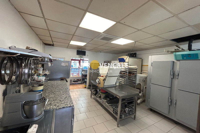 fondcommercevente  Pourrières Centre-ville  123 m² -   