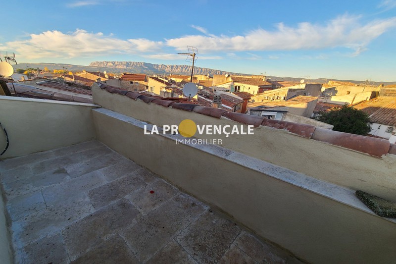 maison  4 rooms  Trets   91 m² -   