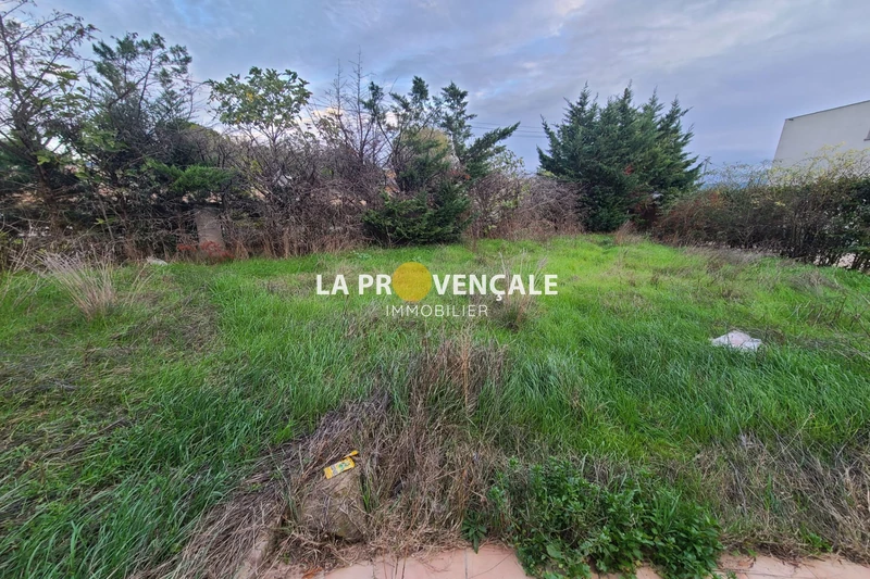 Vente terrain Pourrières  