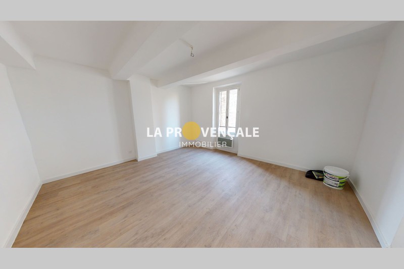 appartement  4 rooms  Trets   74 m² -   