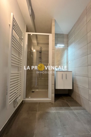 appartement  3 pièces  Trets   74 m² -   