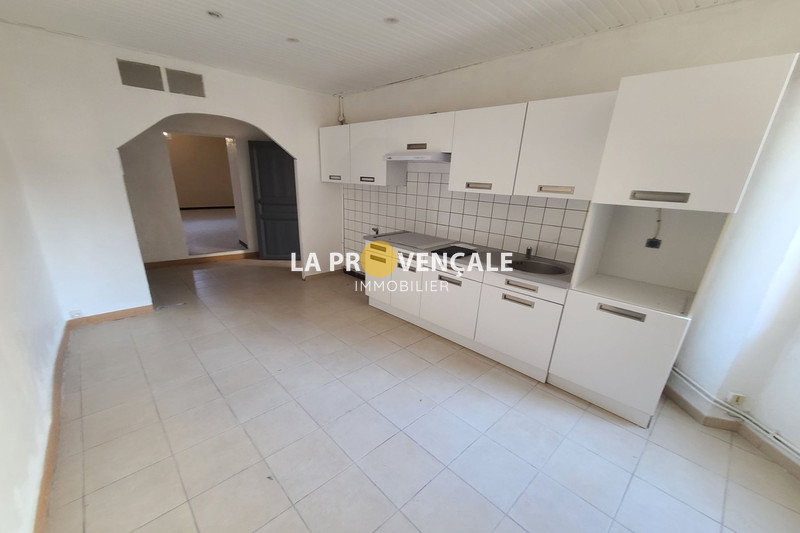 appartement  3 rooms  Trets   61 m² -   