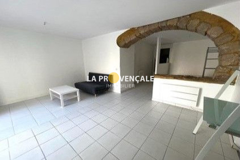 appartement  2 pièces  Trets Centre-ville  42 m² -   