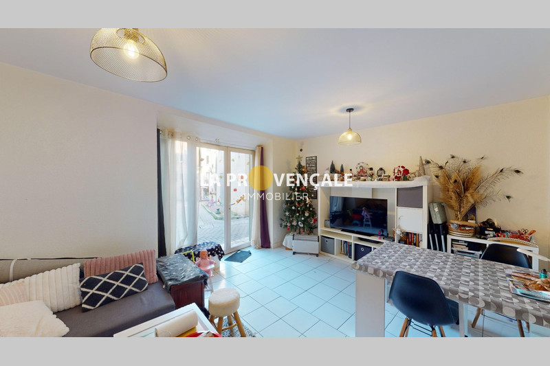 appartement  2 pièces  Trets Centre-ville  42 m² -   