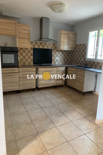 Photo Maison Saint-Maximin-la-Sainte-Baume Location maison 3 chambres 100 m²