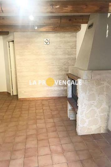 Photo Appartement Trets Centre-ville, Location appartement 3 pièces 82 m²