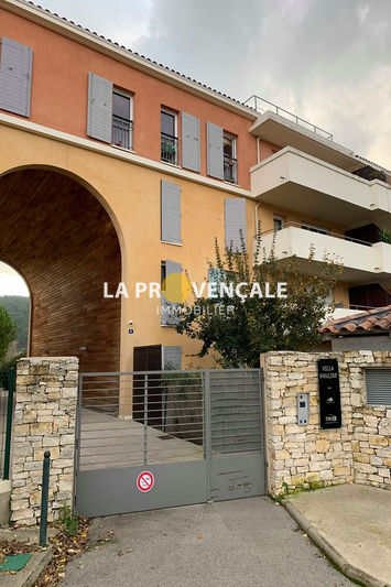 Photo Appartement Aix-en-Provence Location appartement 1 pièce 30 m²