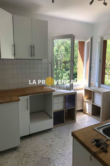 Photo Maison Gréasque Location maison 2 chambres 80 m²