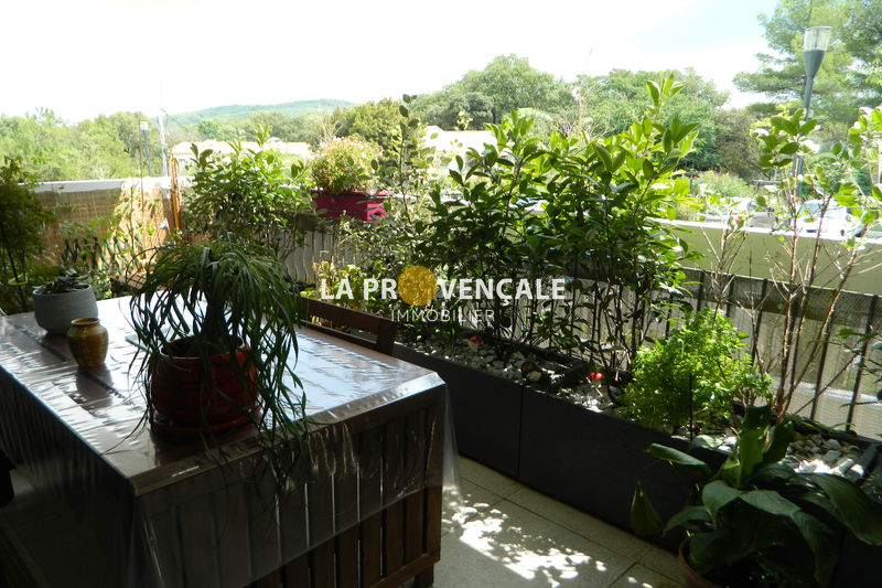 Photo Appartement Simiane-Collongue Village, achat appartement 3 pièces 68 m²
