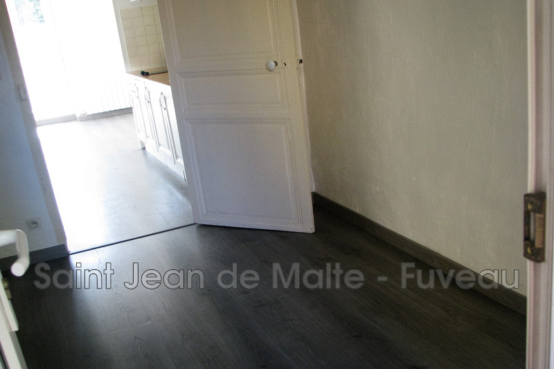 Location appartement Fuveau  