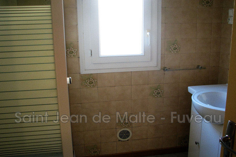 Location appartement Fuveau  