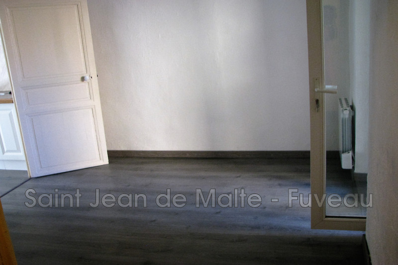 Location appartement Fuveau  