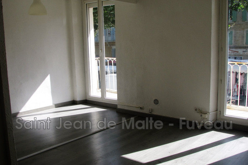 Location appartement Fuveau  