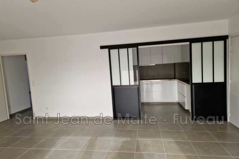 Location appartement Fuveau  