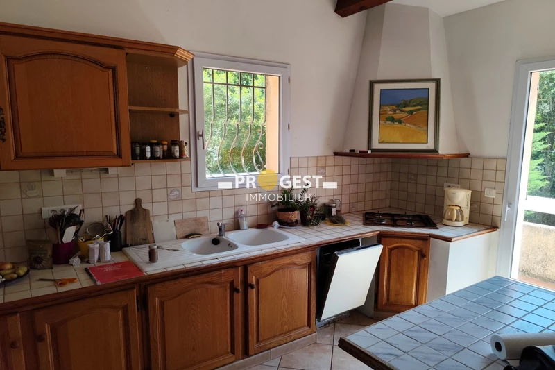 Location appartement Mimet  