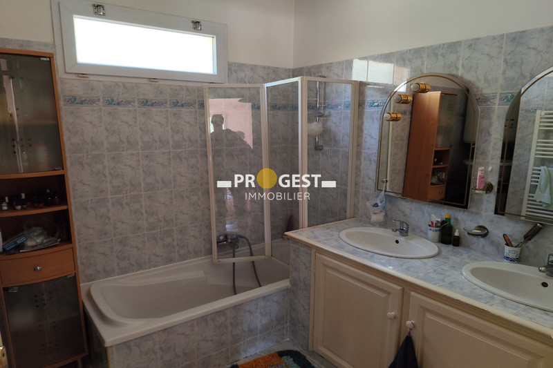 Location appartement Mimet  