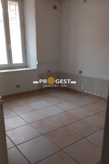 Location rez-de-jardin Saint-Savournin  
