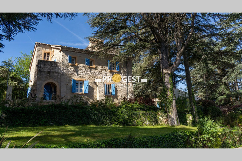 maison  Saint-Maximin-la-Sainte-Baume Village  209 m² -   