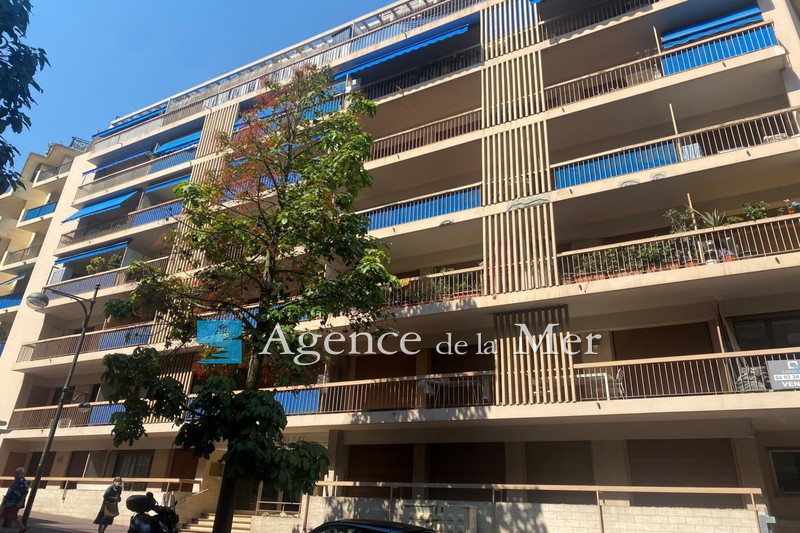appartement  3 rooms  Antibes Downtown  55 m² -   