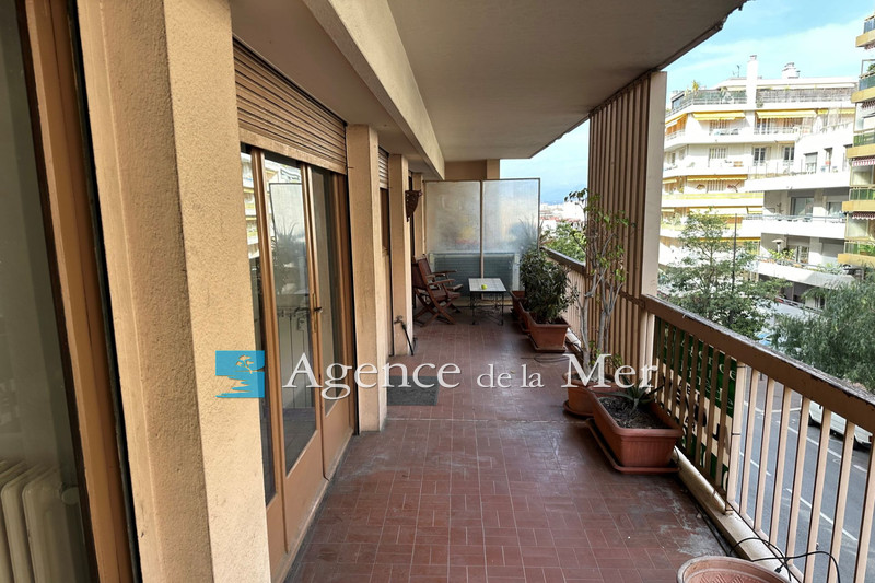 appartement  3 rooms  Antibes Downtown  55 m² -   