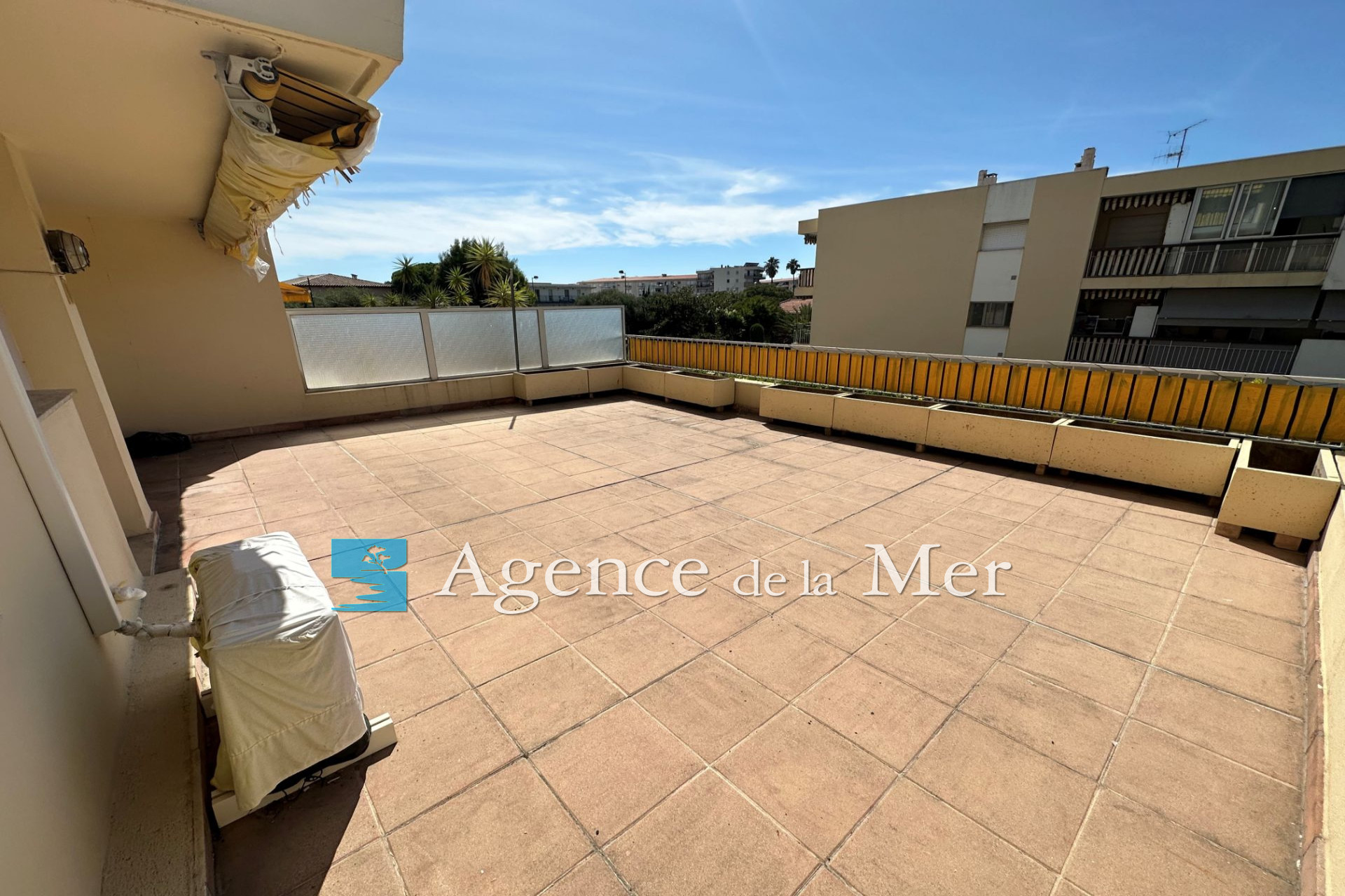 Vente Appartement 45m² à Juan les Pins (06160) - Agence De La Mer