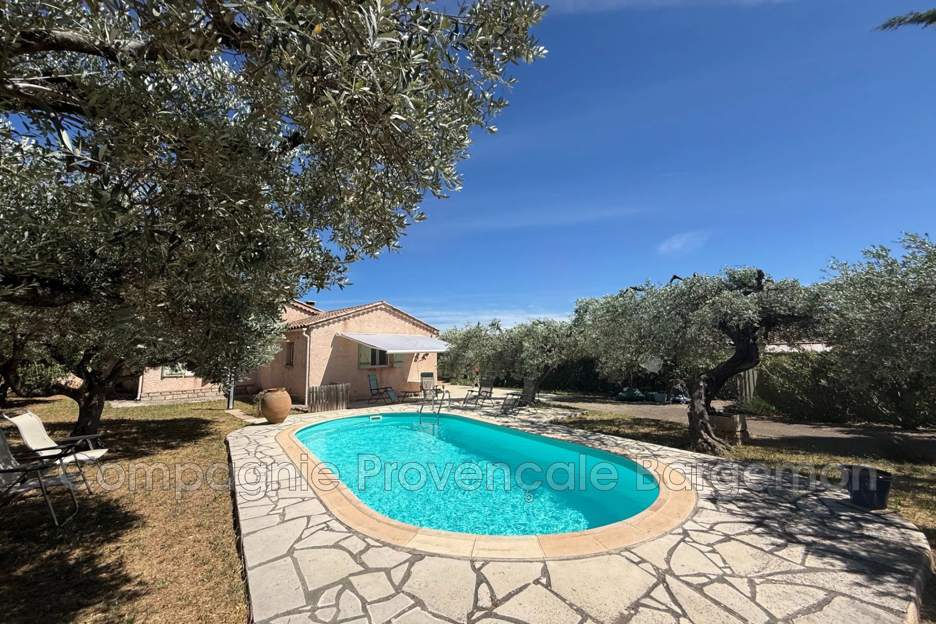 Maison 4 pièces 102 m² · à Claviers · 102 m² · 425 000 €