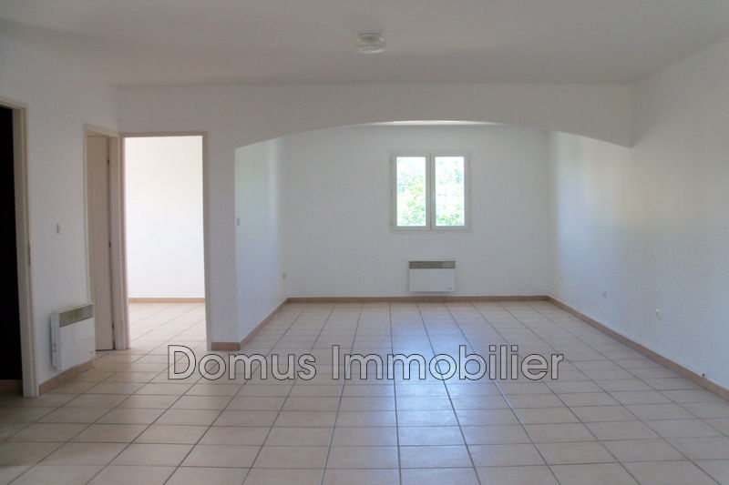 Photo Appartement Saint-Saturnin-lès-Avignon Location appartement 2 pièces 68 m²