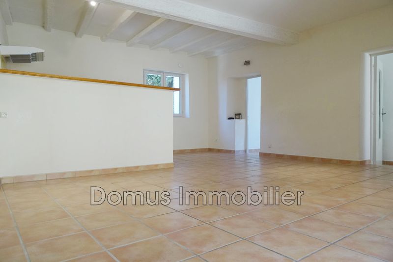 Photo Appartement Saint-Saturnin-lès-Avignon Location appartement 2 pièces 44 m²