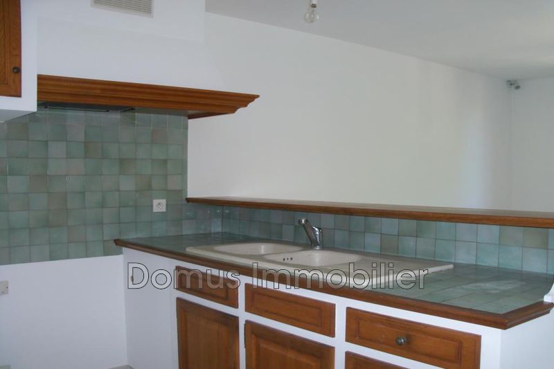 Photo Appartement Saint-Saturnin-lès-Avignon Location appartement 2 pièces 38 m²